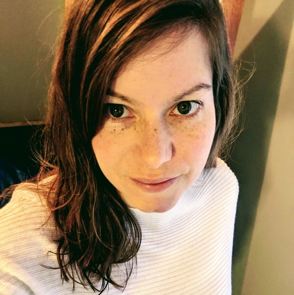 Meet your Posher, Jennifer - Picture 1 of 1